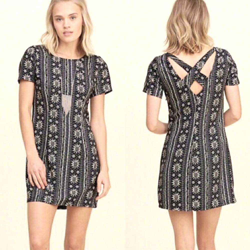 SAle🔥Hollister Wrinkle Free Criss Cross Back Dress in Black and White Floral L
